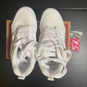 White Vans Knu Skool shoes Size 5.0 Men/6.5 Women